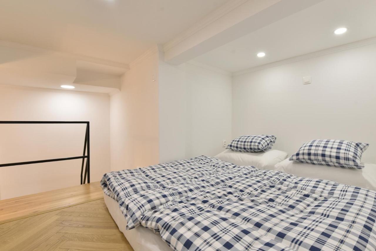 Apartman S Balkonom Trencin Bagian luar foto