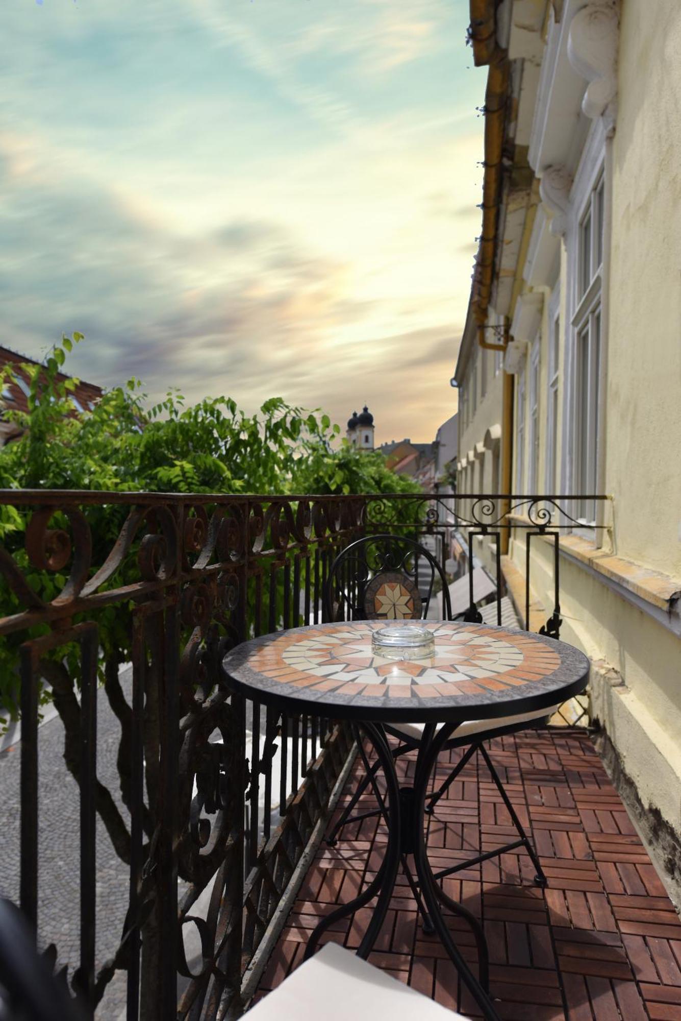Apartman S Balkonom Trencin Bagian luar foto